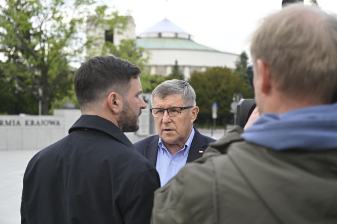 Politycy PiS jadą na wyjazdowe posiedzenie klubu