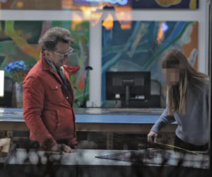 Paweł Wilczak szuka złota w w lombardzie