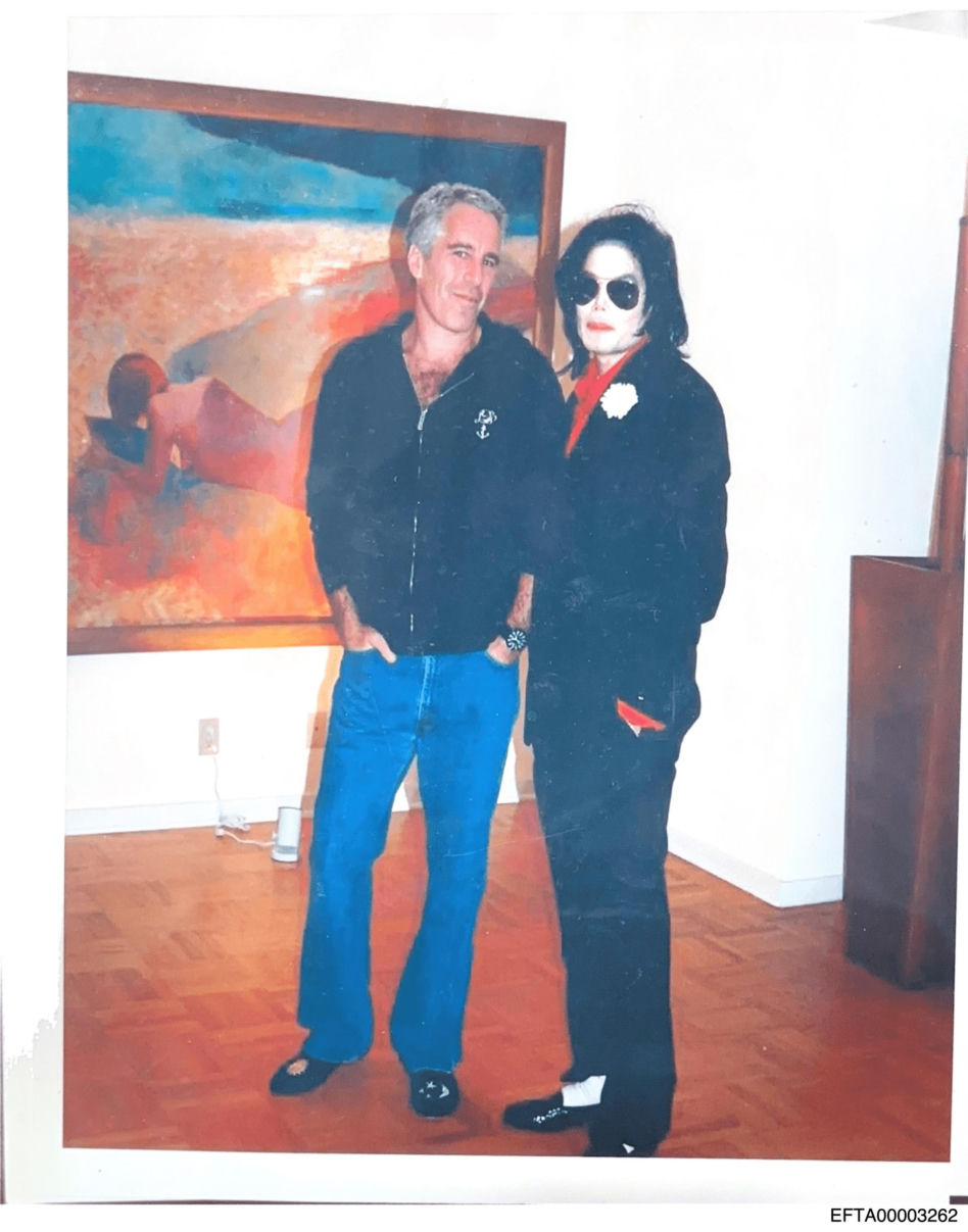 Opublikowano kolejną partię zdjęć z "akt Epsteina" wśród nich Bill Clinton i Michael Jackson
