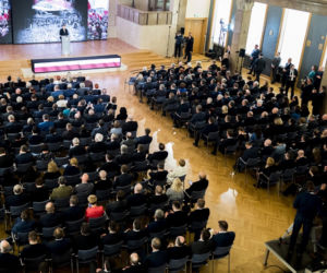 Odsłonięcie tablicy upamiętniającej ofiary katastrofy smoleńskiej