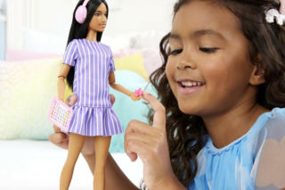 Mattel prezentuje Barbie ze spektrum autyzmu. Polska influencerka została ambasadorką nowej lalki