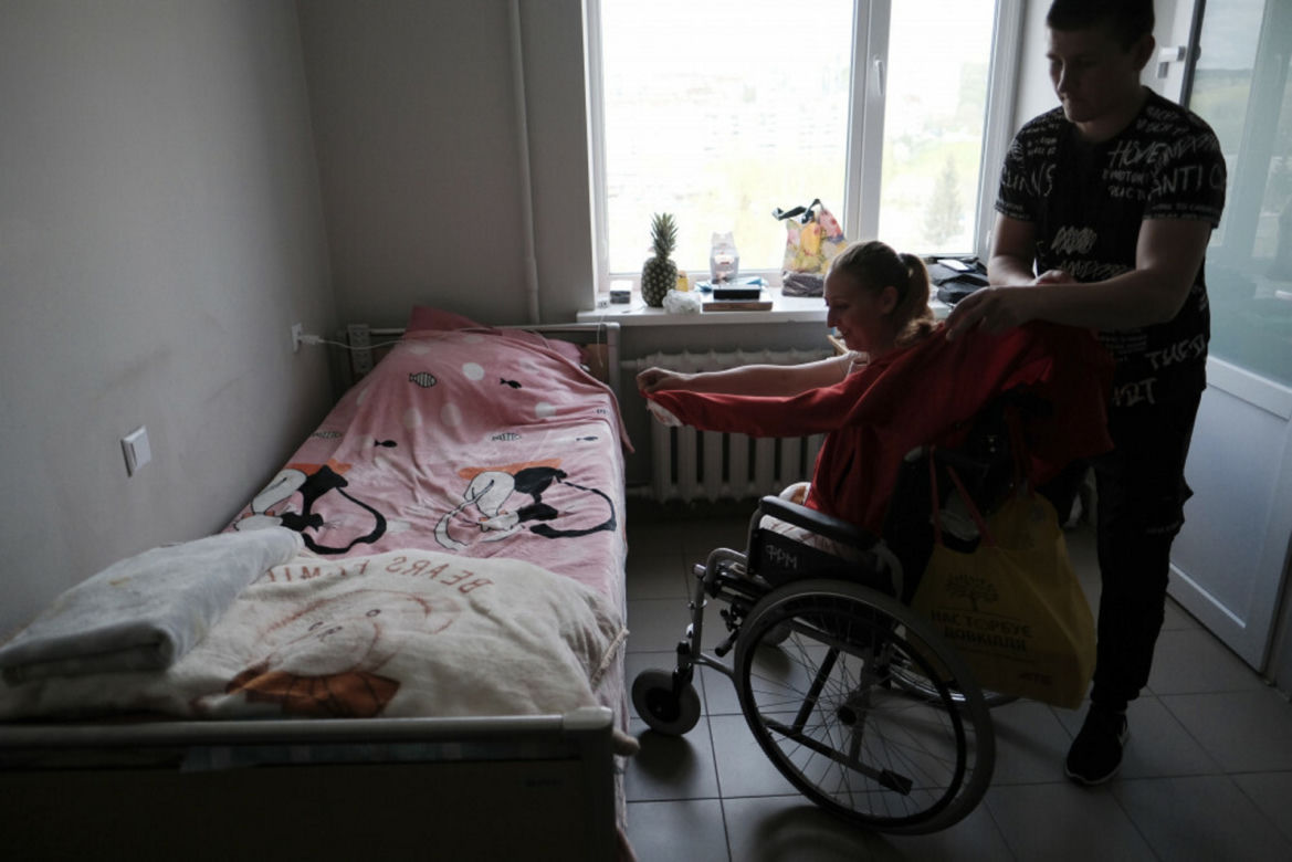 Oksana straciła obie nogi i cztery palce. Jej zdjęcia wzruszają do łez