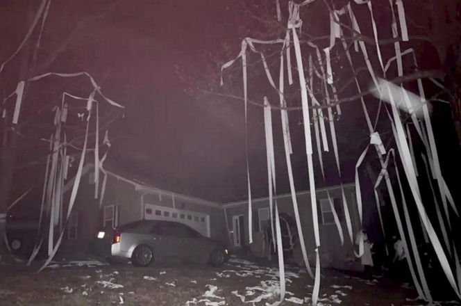 Owijali papierem toaletowym dom nauczyciela. Mężczyzna nie żyje