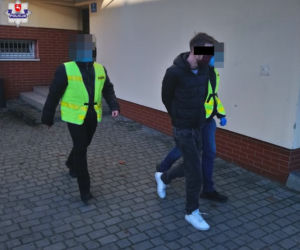 Lubelskie: Kamil K. udawał policjanta. Ludzie oddali 25-latkowi fortunę