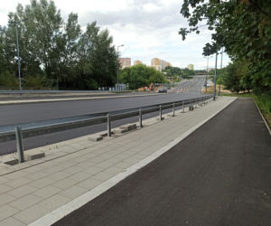 Rowerzyści z nowej ścieżki trafią... na schody