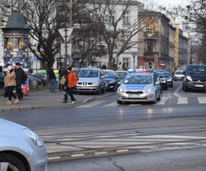 Śmigłowce i dziesiątki radiowozów na ulicach Małopolski
