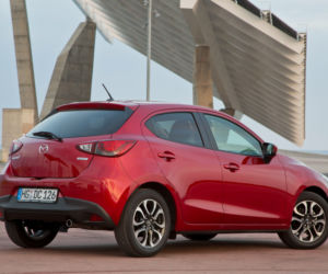 nowa Mazda 2 na rok 2015