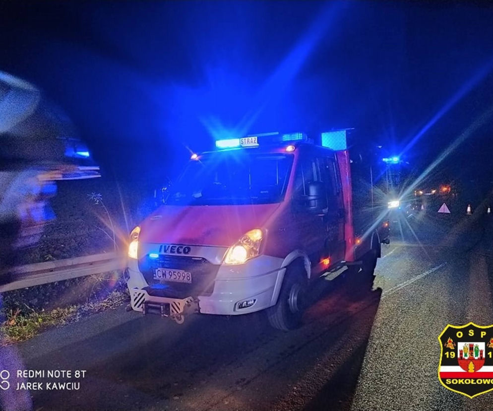 Pijany ksiądz dachował samochodem pod Włocławkiem. Zdjęcia z wypadku