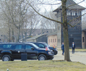 Śmigłowiec Black Hawk nad Krakowem i dziesiątki radiowozów na ulicach. Co się stało?