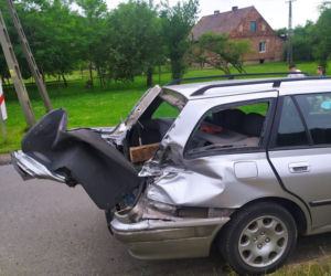Groźny wypadek na przejeździe kolejowym w Łowczówku