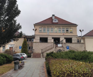 Rodzice bez szczepienia, niemowlę pod tlenem z koronawirusem