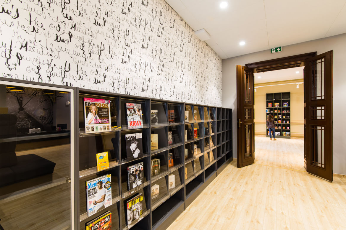Biblioteka na dworcu Wrocław Główny