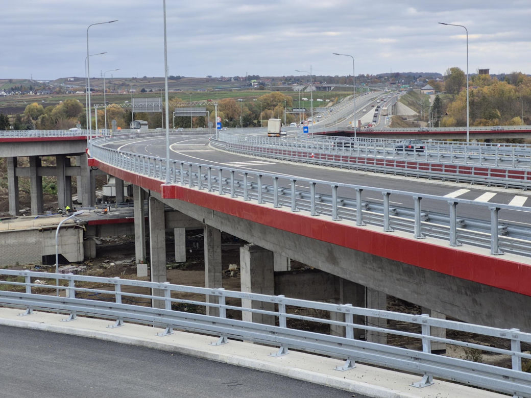 Ważna zmiana na trasie S7! Kierowcy mogą już korzystać z estakad węzła Mistrzejowice. To nie koniec