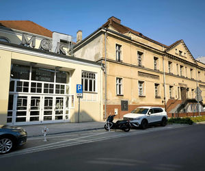 MOK i biblioteka na Chrobrego