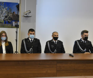 Marszałek przyznał nagrody. 15-letnia bohaterka została Strażakiem Miesiąca