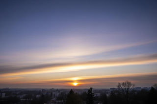 Nowy Sącz 19.11.2025. Co kryje się za bezchmurnym niebem?