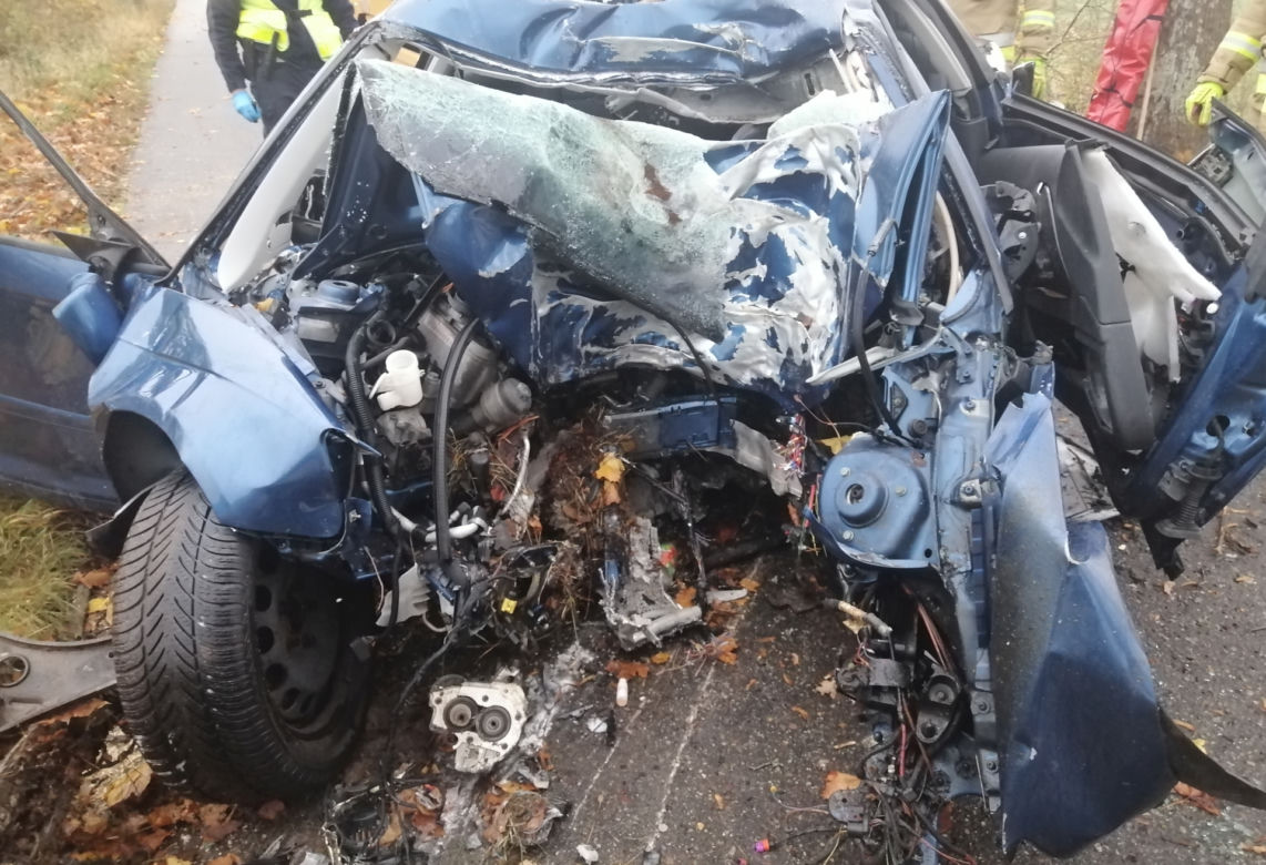 Tragiczny wypadek na drodze Mądrzechowo – Ząbinowice. 18-latka nie żyje [22.10.2022]