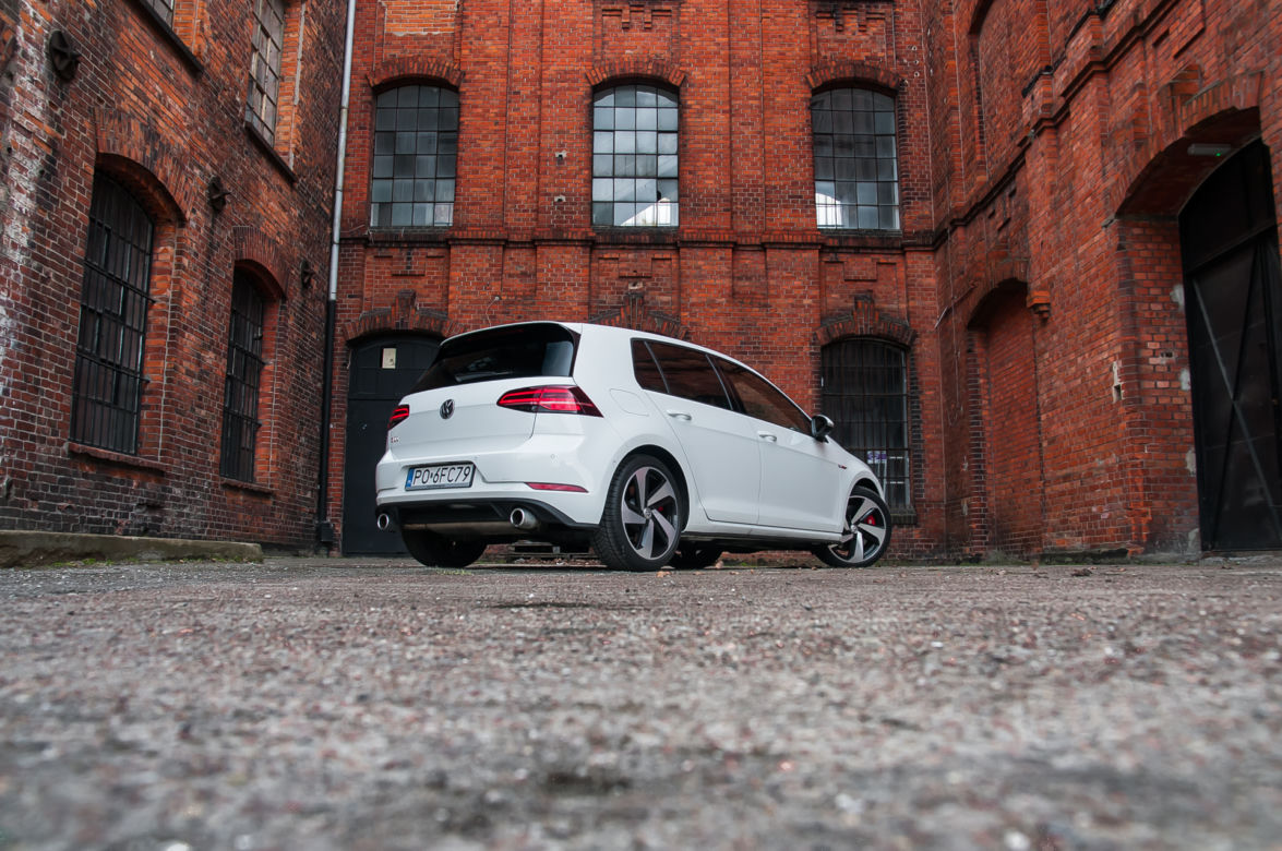 Volkswagen Golf 2.0 TSI GTI Performance 245 KM