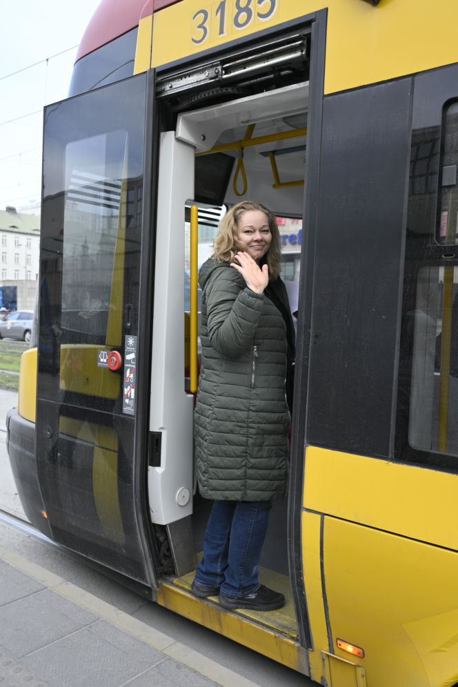 Koniec ze spaniem na siedzeniach w komunikacji miejskiej. Radni przegłosowali uchwałę