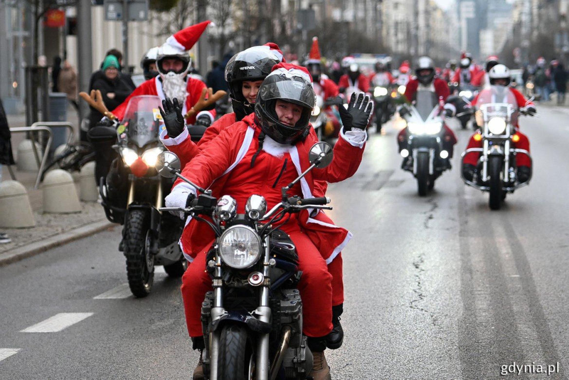 Mikołaje na Motocyklach 2024.  Barwna parada przejechała już po raz 22.