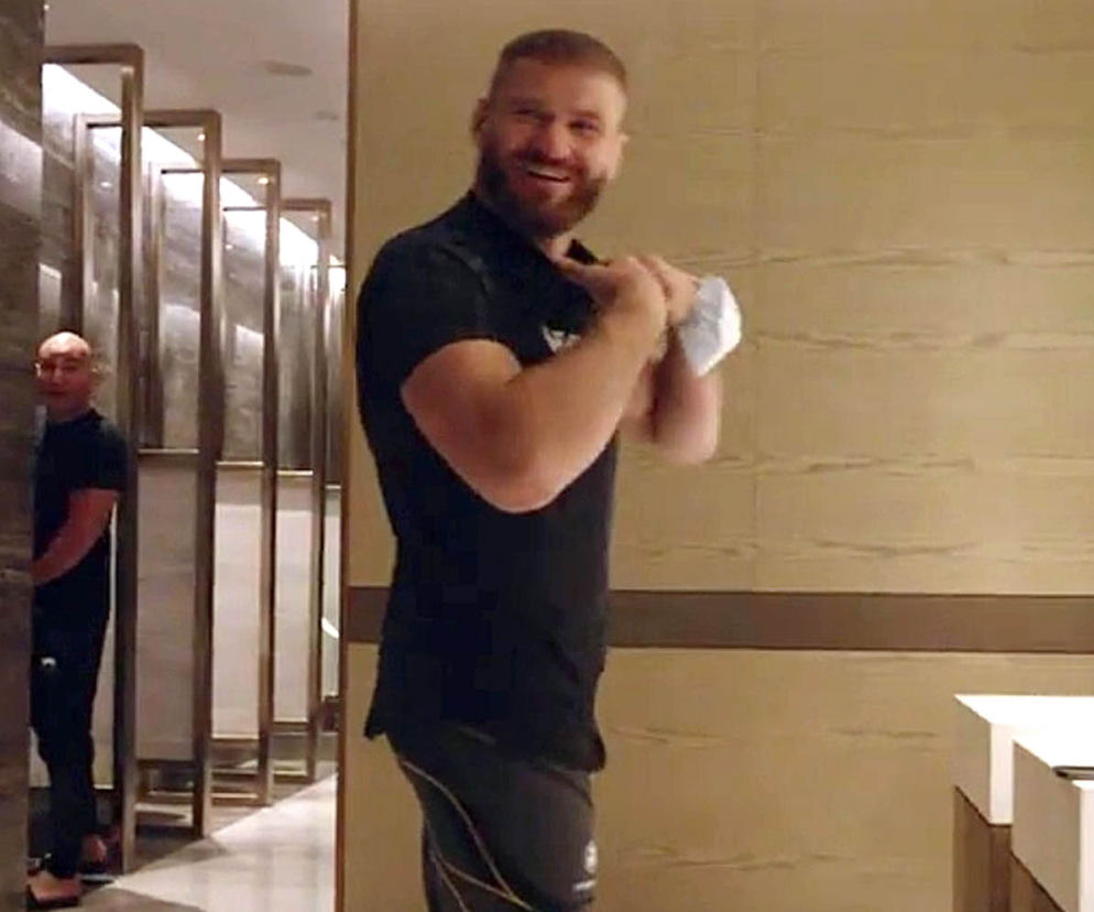 UFC 267, sztuki walki, Jan Błachowicz, Glover Teixeira toaleta