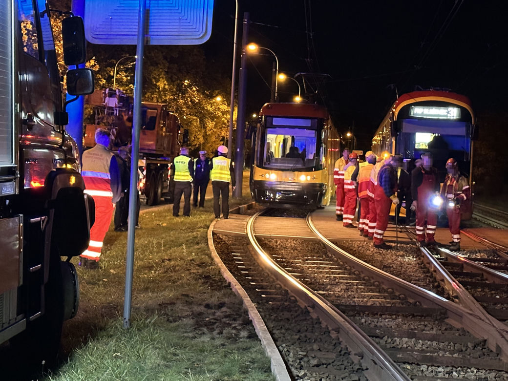 Wielka awaria. Nowy tramwaj wykoleił się na Wierzbnie