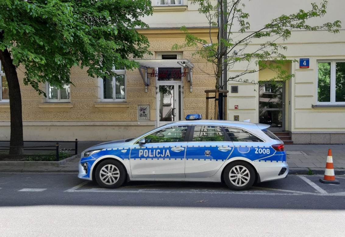 Zwłoki mężczyzny pod klubem nocnym na ul. Pankiewicza 4 w Warszawie.