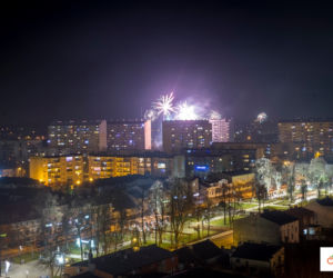 Huczne powitanie 2020! Niebo rozświetliło się barwnymi fajerwerkami