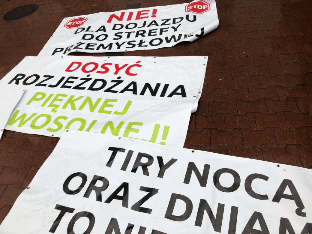 BLOKADA BRZEZIŃSKIEJ. Mieszkańcy Nowosolnej domagają się obwodnicy!