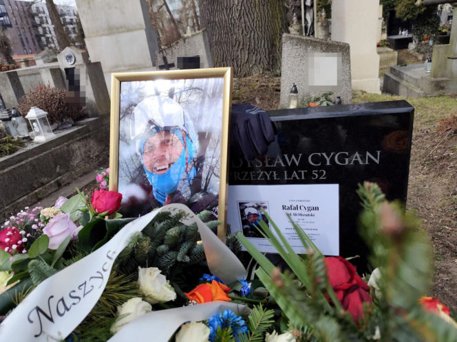 Ali Olszański był legendą, zginął tragicznie. Jego grób został ozdobiony w nietypowy sposób