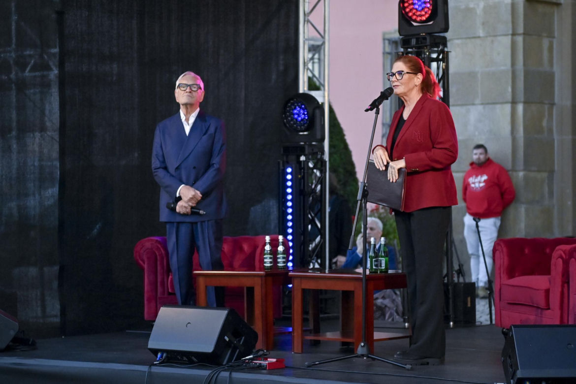 No to sobie pojeździli! Andrzej Seweryn w karocy jak hrabia! Zastęp gwiazd: Krakowska, Korcz Bohosiewicz, Ogrodnik