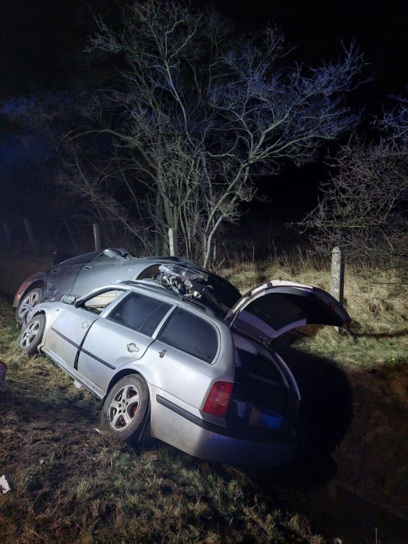 BMW zmiażdżyło wnętrze skody. Ten widok mrozi krew w żyłach