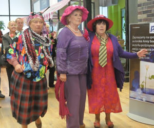 GALERIA 2. Aniela (Maria Maj), Bożenka (Emilia Krakowska), Wanda (Elżbieta Jodłowska)