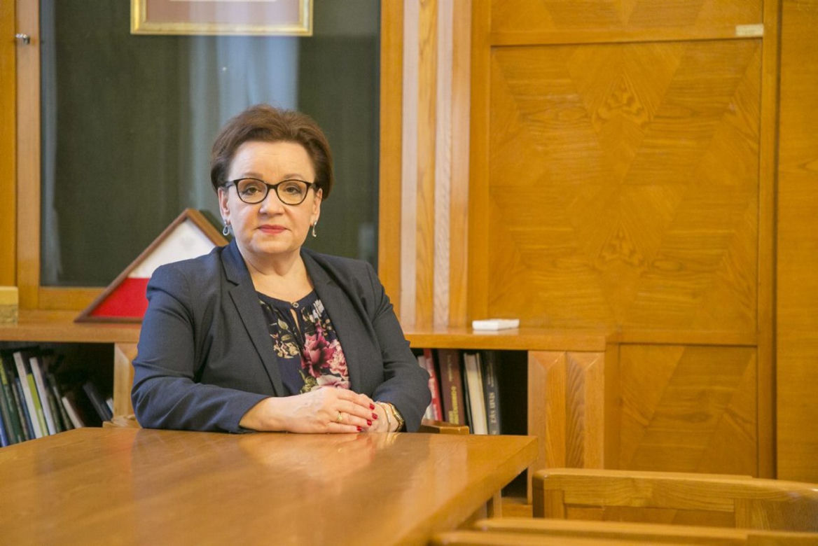 ZUPEŁNIE odmieniona Anna Zalewska! Jest nie do poznania