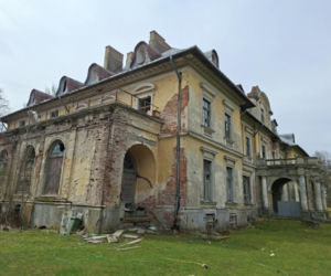 Kiedyś perła, dziś w ruinie. To nie jest zwykły pałac w Świętokrzyskiem (Pałac w Bałtowie)