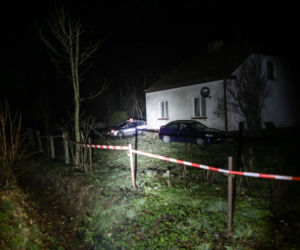 Zakopała za domem, czwarte wrzuciła do pieca
