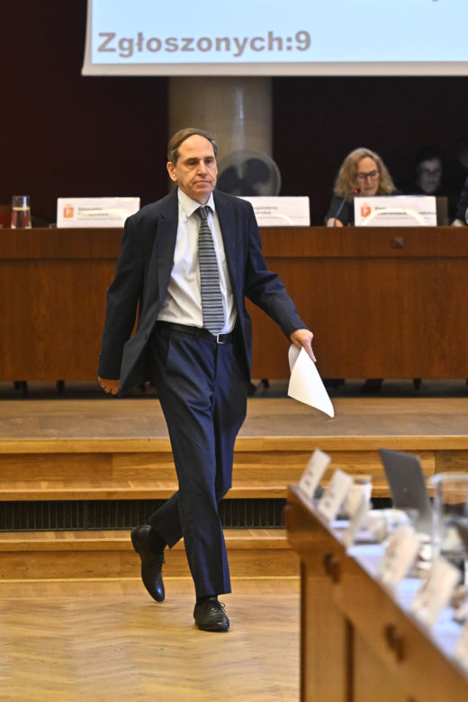 Trzaskowski z wotum zaufania za rządy w 2023 r. 