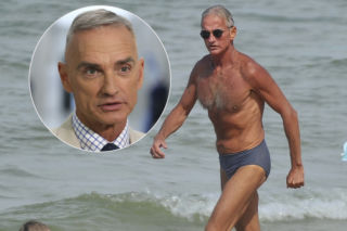 Najlepsza klata prawicy. Senator Jackowski zaskoczył całą plażę [GALERIA ZDJĘĆ]