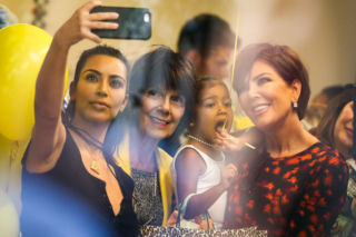 Nie żyje babcia Kardashianek. Matka Kris Jenner miała 91 lat
