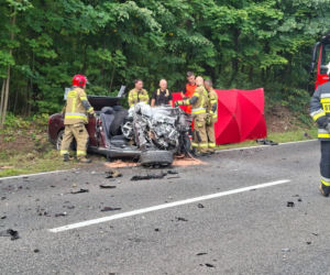 Śmiertelny wypadek w Stykowie na DK 42. Na miejscu zginął 23 letni mężczyzna