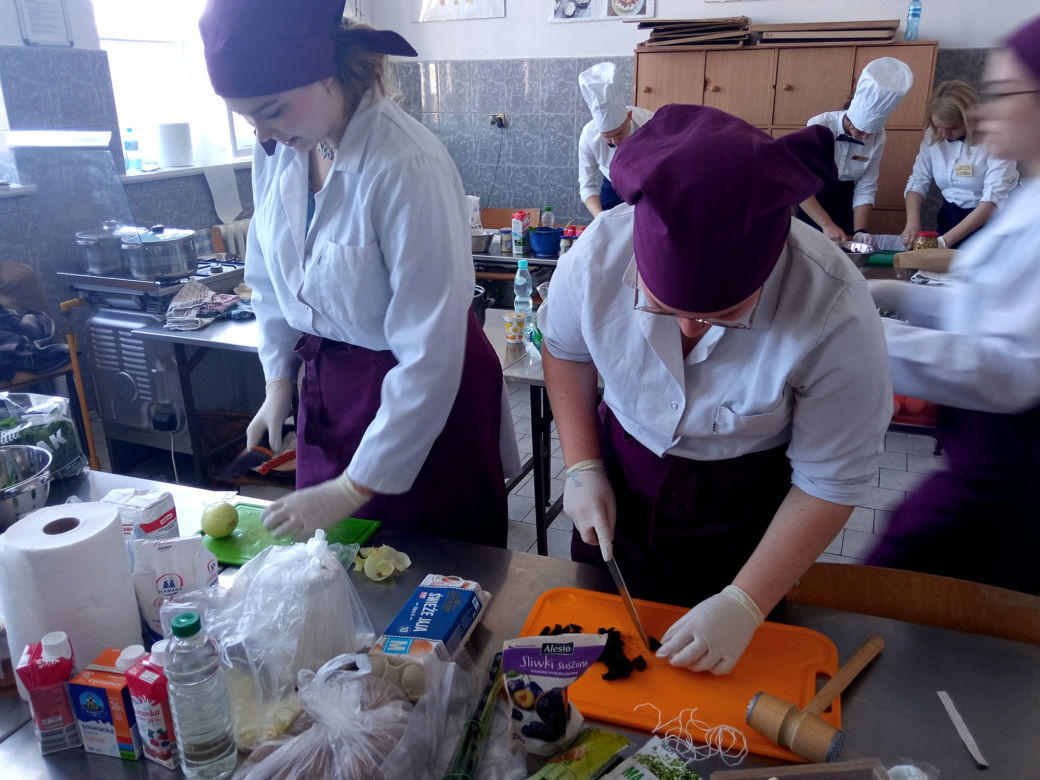 Konkurs kulinarny im. Wiktora Kulerskiego w grudziądzkim gastronomiku