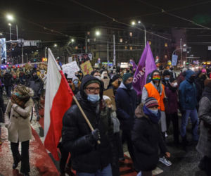 Strajk Kobiet we Wrocławiu. Przemarsz ulicami miasta i przepychanki z policją [ZDJĘCIA] 