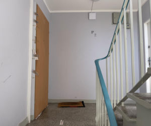 Zwłoki leżały miesiącami w mieszkaniu. Mieszkańcy alarmowali, gdy było już za późno