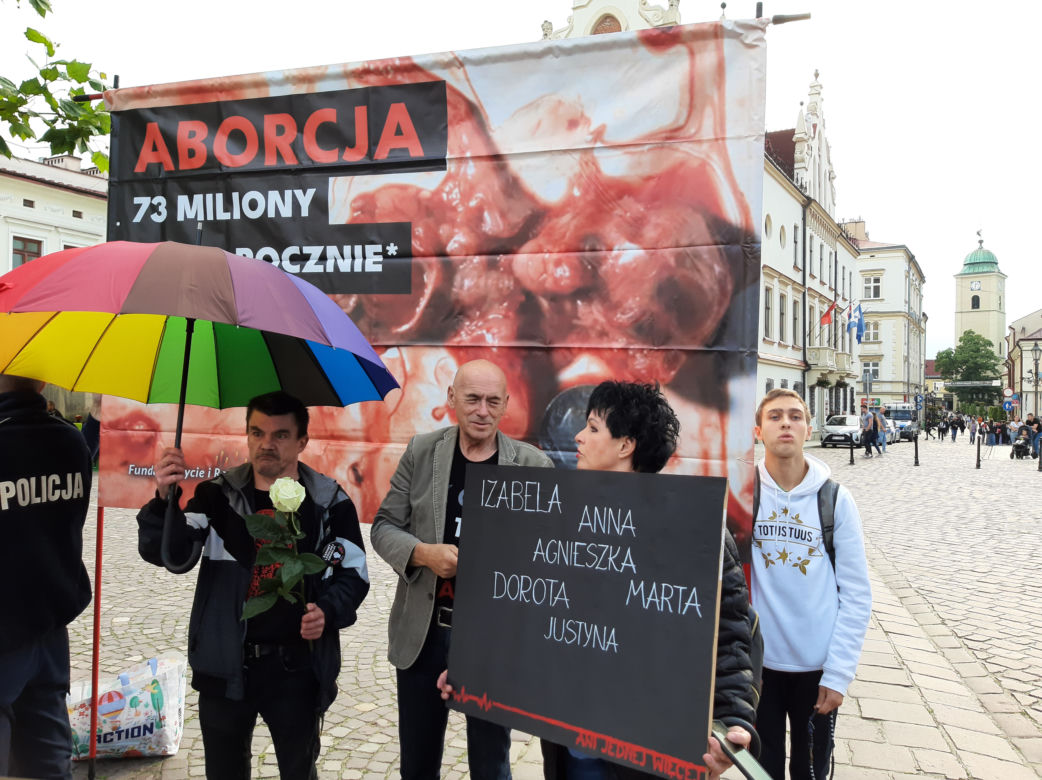 "Ani Jednej Więcej. Przestańcie nas zabijać". Kobiety w Rzeszowie wyszły na ulicę!