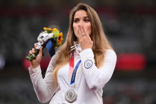Maria Andrejczyk zachowa srebrny medal! Zwycięzca licytacji zaskoczył wszystkich!