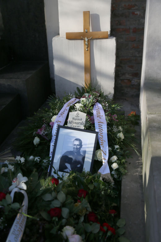 KOŚCIÓŁ I CMENTARZ.