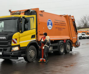 Nowa śmieciarka w Koninie