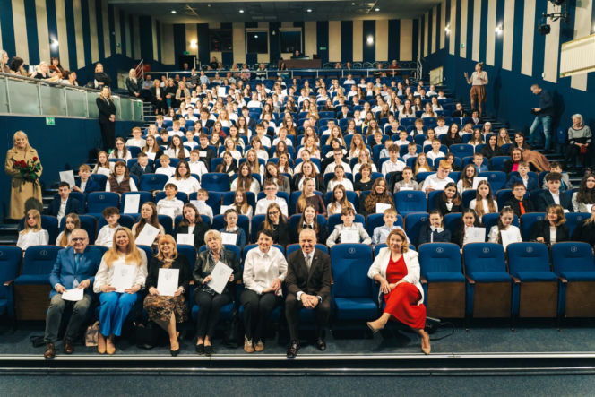 Najzdolniejsi uczniowie odebrali stypendia Prezydenta Miasta Siedlce