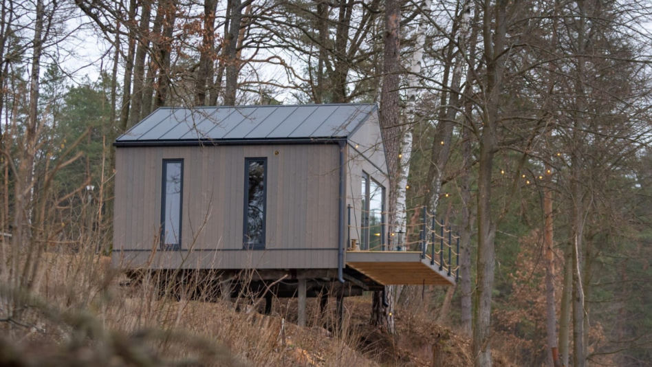 Ruciane Park: domki na Mazurach od Archas Design