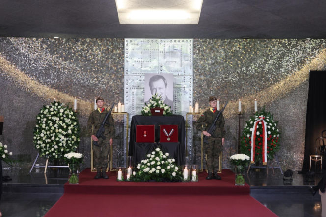 Tak pożegnały Jana Frycza córka i wnuczka. Trudno się nie rozpłakać